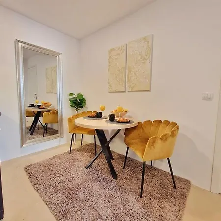 Hidden Oasis Apartment Rovinj Exterior photo